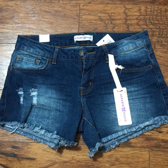 Altar’d State Jean Shorts (3) - Picture 2 of 6